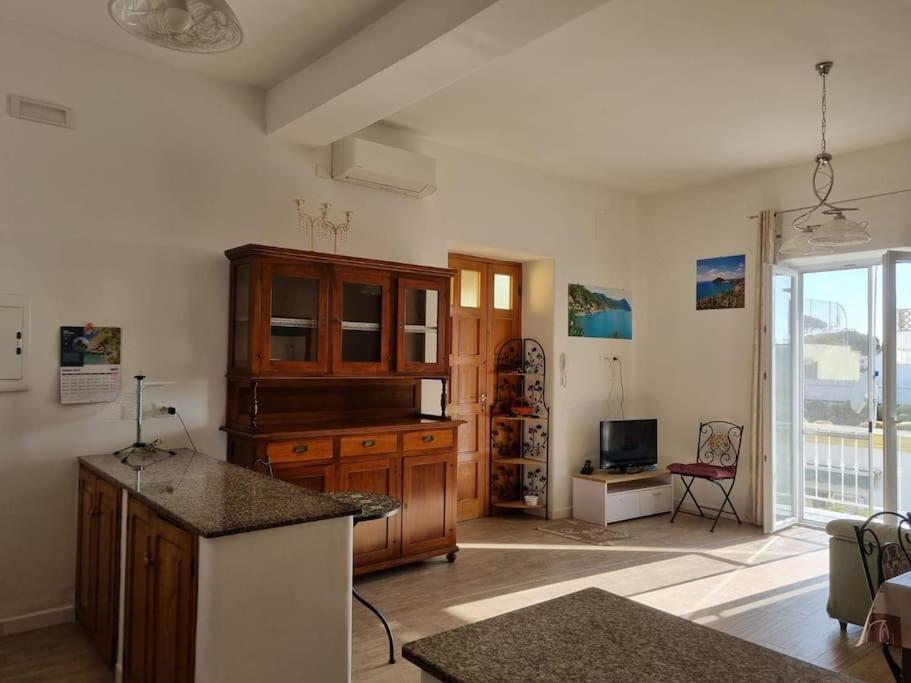 Bella D'estate - 10 Minutes From The * Forio di Ischia